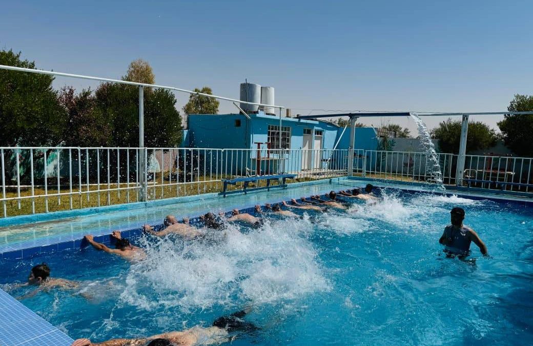Al-Hamdaniya University Continues Its Swimming Training Course Activities
